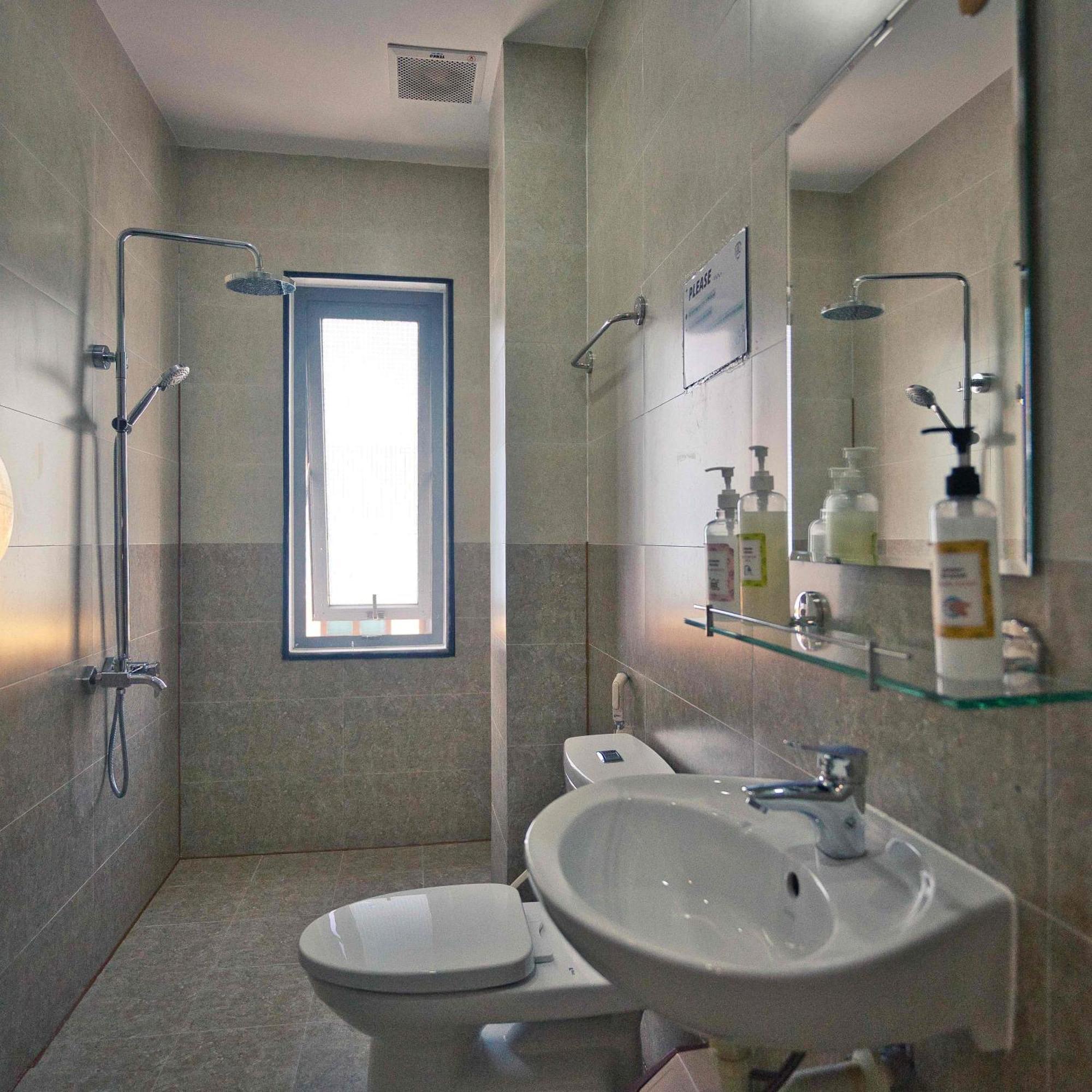 The Imperfect Downtown Hostel Хой Ан Екстериор снимка